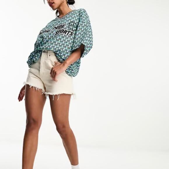 Weekday Rowe White Denim Shorts Size 26 - Picture 1 of 8